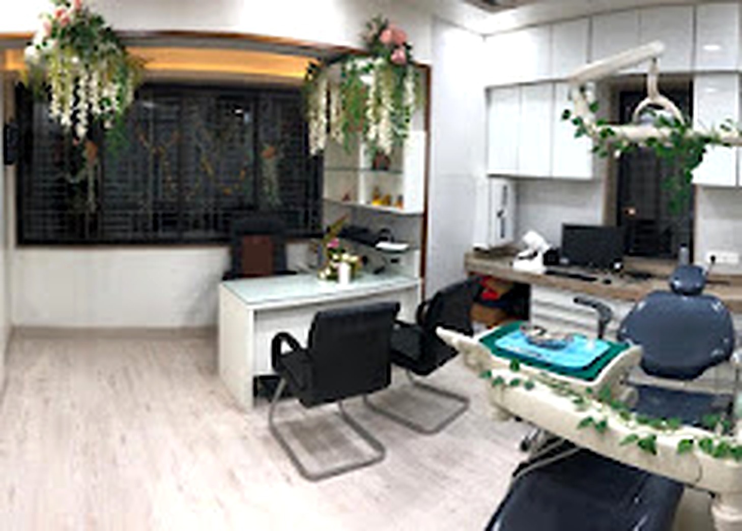 OraMax Dental Clinic operatory in Juhu
